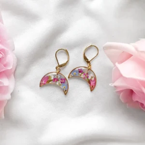 Kwiatowa polana w lunulach