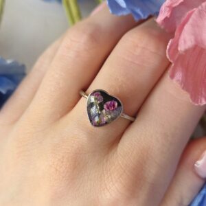 Kompozycja kwiatowa w sercu #2