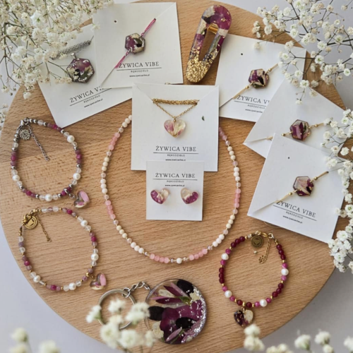 personalizowana biżuteria z bukietu kwiatów