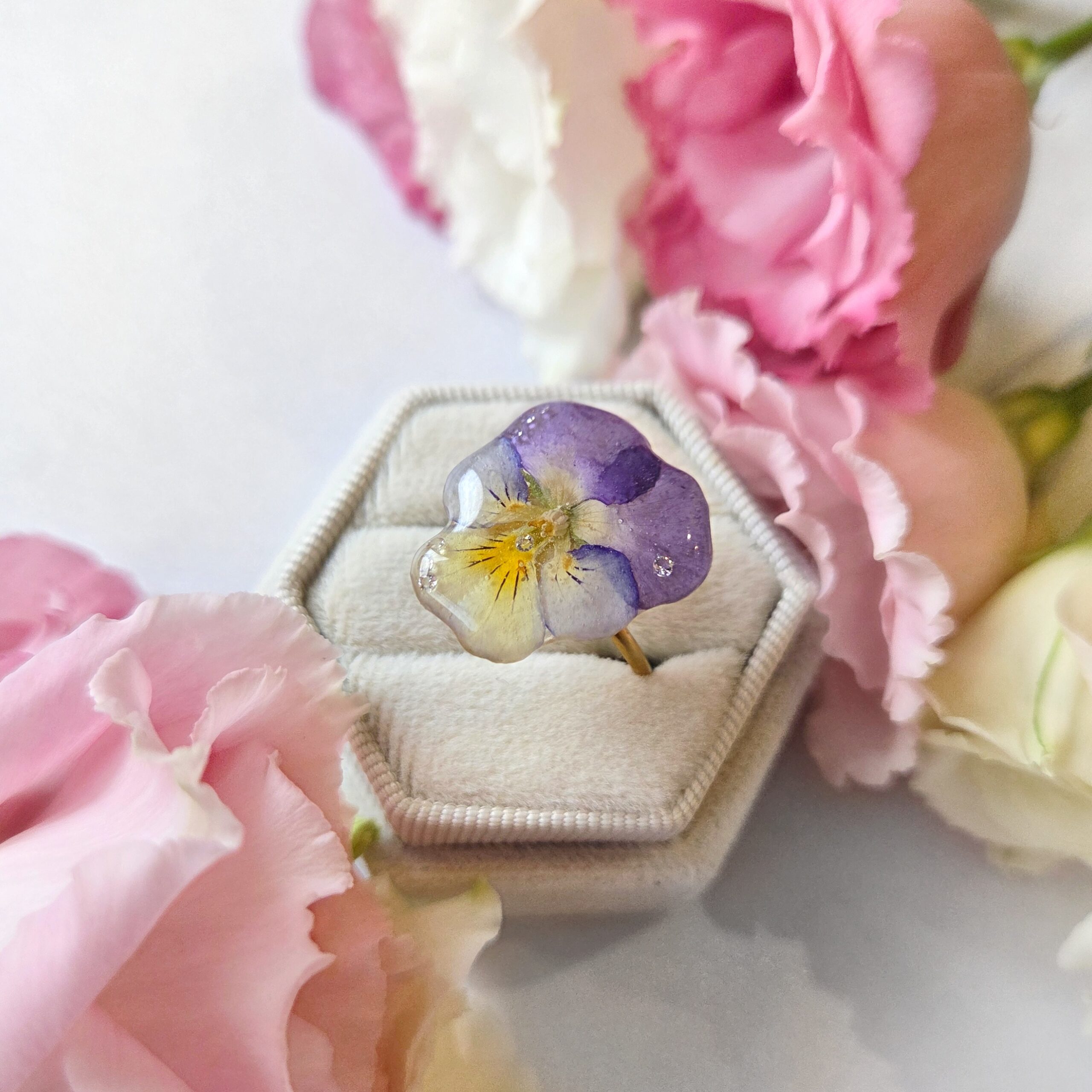 Pierścionek z bratkiem - obrazek 2