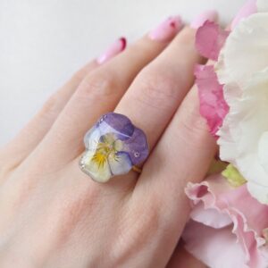 Pierścionek z bratkiem